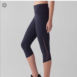 lululemon train times crop